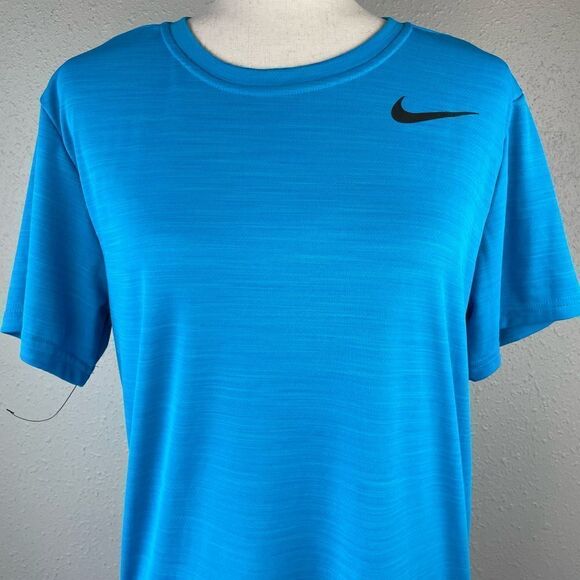 NWOT Nike Training Tee Size S - Picture 2 of 6